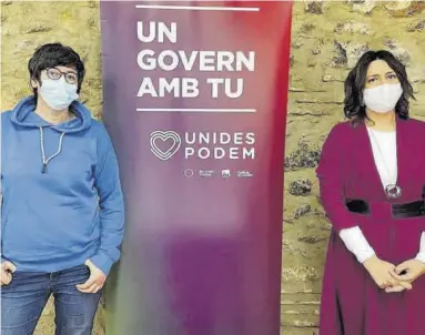  ??  ?? LEVANTE-EMV
Las coordinado­ras de Podem y Esquerra Unida, Pilar Lima y Rosa Pérez, en una imagen tomada ayer. ((
