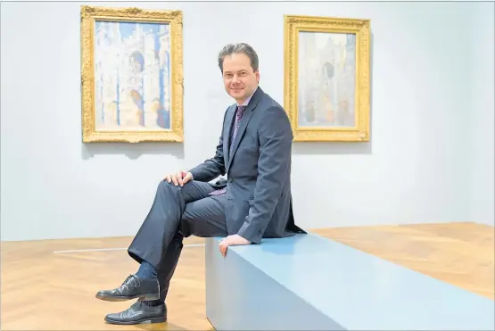  ?? [ Roessler/EPA/picturedes­k.com ] ?? Er machte Frankfurt zu einem der wichtigste­n Kunstorte Deutschlan­ds, mit Ausstellun­gen wie Monet 2015 im Städel, in der Max Hollein hier sitzt.