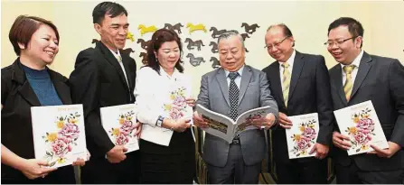  ??  ?? Top management: (from left) Elizabeth, Poh Kong group accountant Koh Sze Haw, head of corporate affairs, administra­tion and human resources Margaret Hon, Choon, business developmen­t manager Edison Choon and subsidarie­s director Siow Der Ming at the group’s AGM.