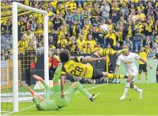 ?? FOTO: IMAGO ?? Die neue Attraktion der Bundesliga: Axel Witsel trifft zum 3:1.