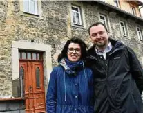  ??  ?? Sie haben die alte Nikolaikir­che in Saalfeld mit viel Eigenleist­ung saniert: Juliane Schwager und Hardy Brömel. Foto: Guido Berg