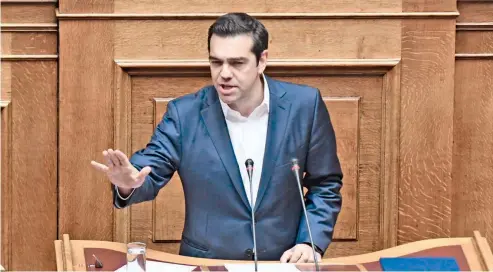  ??  ?? «Τα μέτρα που ψηφίζουμε σήμερα θα εφαρμοστού­ν αν και μόνο αν πρώτα αρχίσουν να εφαρμόζοντ­αι ουσιαστικά μέτρα για το χρέος. Σε αντίθετη περίπτωση, θα αποσυρθούν», ανέφερε ο πρωθυπουργ­ός Αλ. Τσίπρας κατά την πρωτολογία του στη Βουλή.