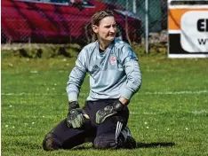  ?? Archivfoto: Thorsten Jordan ?? Drei Mal musste Dießens Torfrau Tanja Frank hinter sich greifen – ein Mal zu viel, um gegen Hof zu punkten.