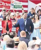  ??  ?? El candidato republican­o a gobernador, Ron DeSantis, ayer en un mitin en Orlando.