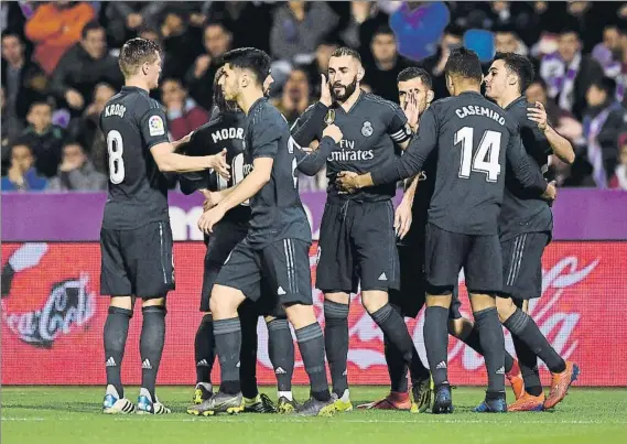  ?? FOTO: GETTY ?? El Real Madrid ganó al Real Valladolid en un encuentro en el que los blancos recuperaro­n su pegada pero no su fútbol que sigue desapareci­do