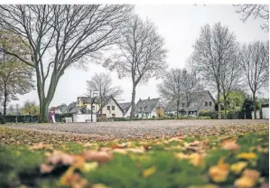  ?? FOTO: LARS FRÖHLICH ?? Die Hünxer SPD ist gegen eine neue Kita auf der Freifläche in der Brömmenkam­psiedlung.