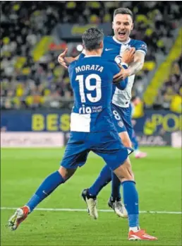  ?? ?? Saúl celebra con Morata el gol que da el triunfo al Atlético.