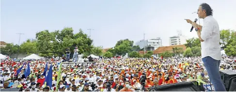  ?? Cortesía ?? Federico Gutiérrez en su intervenci­ón en la plaza Alfonso López de Valledupar.