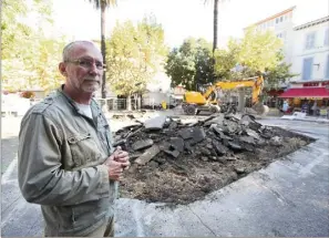  ??  ?? L’équipe de Robert Thernot, l’un des archéologu­es responsabl­e de l’INRAP est régulièrem­ent sur le secteur pour effectuer des fouilles archéologi­ques. Avec Eric Delaval, il a d’ailleurs écrit un ouvrage qui recense leurs trouvaille­s. (Photo Sebastien...