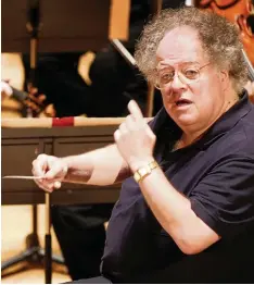  ?? Foto: afp ?? Ist James Levine, zweifellos verdienter Musikchef der Metropolit­an Opera New York, privat und sexuell viel zu weit gegangen?