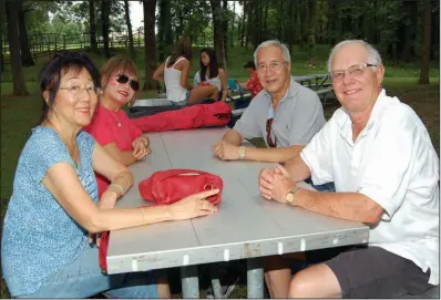  ??  ?? Dora Lin and Ralph Parker (foreground) with Cecilia and Louis Yeung