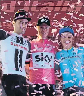  ?? FOTO: AP ?? Chris Froome en el centro de la imagen, junto a Dumoulin (2º) y ‘Supermán’ López (3º)