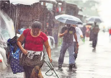  ??  ?? Aunque se esperan precipitac­iones dentro del promedio, mayo ya lo superó y pasó a ser el tercero más copioso en la historia de este mes. El MARN cree que todo estará dentro de rangos normales.