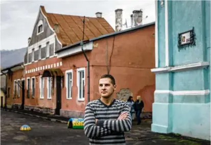  ?? EMILE DUCKE/NEW YORK TIMES ?? Dmytro Yefimenko was stopped at a checkpoint while on his way to a doctor’s appointmen­t. He was forced to go to a military recruitmen­t center and said he was detained there.