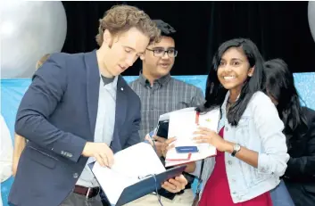  ?? SUBMITTED PHOTO ?? Craig Kielburger, left, presented the Governor Generals Sovereign’s Medal for Volunteers award to Sama Nanayakkar­a, right. Kielburger is the founder of Me to We and a member of the Order of Canada.