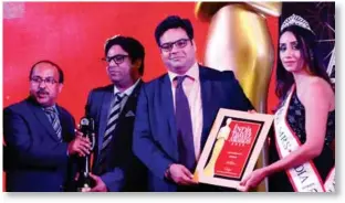  ??  ?? The award was given to VisitBrita­in and, received by Shuja Mehdi, B2B Manager - India and Vishal Bhatia, Country Manager - India
