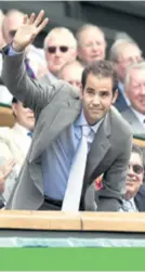  ?? REUTERS ?? Sampras pozdravlja publiku u Wimbledonu