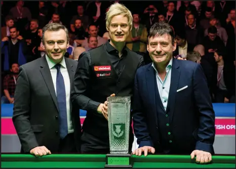  ??  ?? Neil Robertson poses with the Dafabet Scottish Open’s Stephen Hendry trophy with Jimmy White (right) , at Glasgow’s Emirates Arena