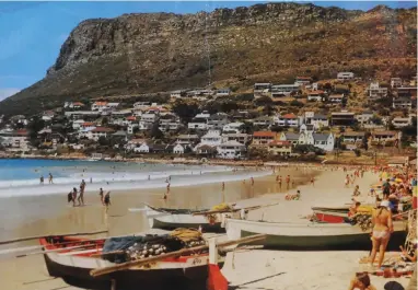  ?? PICTURES: CINDY WAXA/AFRICAN NEWS AGENCY/ANA ?? CENTENARY: An old photograph of Fish Hoek beach. Fish Hoek will be celebratin­g 100 years in April.