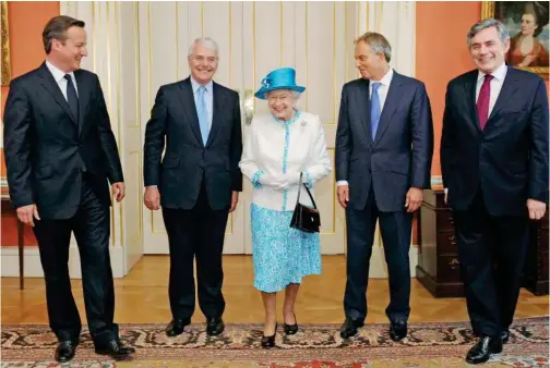  ?? File/agence France-presse ?? Queen Elizabeth II poses with David Cameron (left), John Major, Tony Blair and Gordon Brown for a photograph ahead of a Diamond Jubilee lunch hosted by Cameron at 10 Downing Street in London.