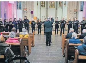  ?? FOTO: WOLFGANG WALTER ?? Das Passionsko­nzert unter der Leitung von Feliks Sokol in der Basilika begeistert­e das Publikum.