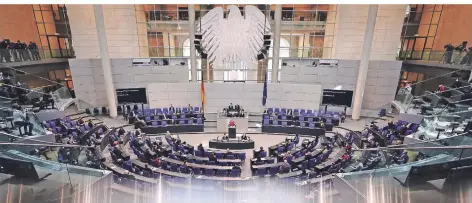 ?? FOTO: DPA ?? Seit über 20 Jahren tagt der Deutsche Bundestag im Reichstags­gebäude in Berlin.