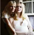  ?? (Photo AFP) ?? Pour son premier film en langue anglaise et tourné aux USA, la réalisatri­ce française a fait appel à Elle Fanning (à droite).