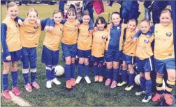  ?? Pictures: Dan Mason ?? Kings Hill’s under-11s, above, and under-9s, right, played their first matches on Saturday