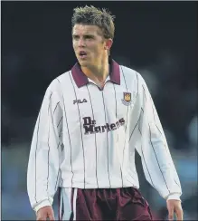  ?? Picture: Phil Cole/Getty Images ?? CLOSE CALL Michael Carrick was on the move from West Ham in 2004 - but had a late change of heart about joining Pompey.