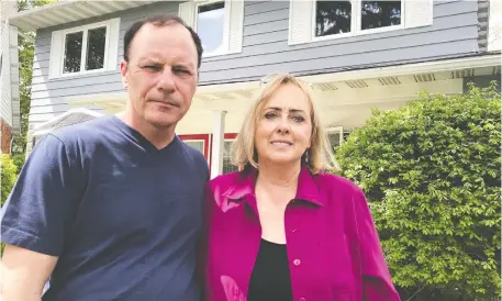  ?? BLAIR CRaWFORD ?? Connie and Allan McIntosh have decided to cancel their online contest to give away this $1.1-million home in Alta Vista.