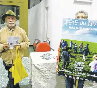  ??  ?? Serge Bessière et son équipe organisent la Fête du livre d’Agora à l’espace Octave Mirbeau.