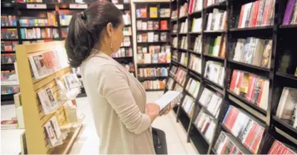  ?? ARCHIVO ?? En el país, un 20% de la población –es decir, cerca de un millón de personas– lee en forma regular y tendrían los recursos y la capacidad de consumo de libros, según los empresario­s del sector.