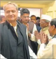  ?? PRABHAKAR SHARMA/HT ?? CM Ashok Gehlot and deputy CM Sachin Pilot being welcomed by BJP workers in Jaipur on Wednesday.