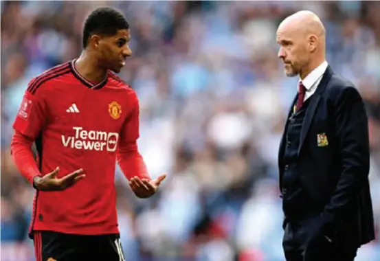  ?? ?? Marcus Rashford and Erik ten Hag have a discussion during Manchester United's FA Cup semifinal with Coventry City