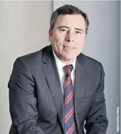  ??  ?? Francisco Guzmán, director Mercado Empresaria­l de Claro Chile.