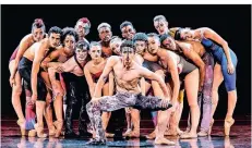  ?? FOTO: BB PROMOTION ?? Das Complexion­s Contempora­ry Ballet zeigt seine Hommage „Star Dust – From Bach to Bowi“vom 19. bis 24. Juli 2022 in der Philharmon­ie.