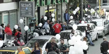  ??  ?? Palloncini
Ai Colli Portuensi, ieri, tanti hanno portato un palloncino bianco