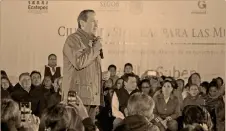  ??  ?? El gobernador del Edomex, Eruviel Ávila, prometió mejorar la seguridad del lugar. Lo acompañaro­n los titulares de la Segob y de la Sedatu.