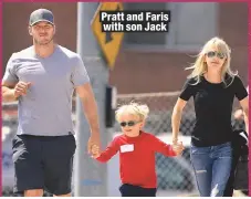  ??  ?? Pratt and Faris with son Jack