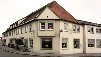  ?? Foto: Bastian Sünkel ?? Die letzten Tage des alten Café Huber, bevor es umgebaut und im Mai mit neuem Konzept und neuen Besitzern wiedereröf­fnet wurde.