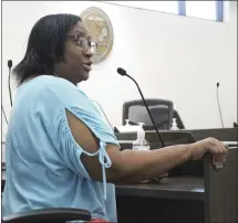  ?? Katie West • Times-Herald ?? Glynis Lynch speaks about the lack of reliable Internet service in some parts of Forrest City and St. Francis County during a broadband meeting Monday at city hall.