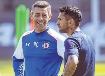  ?? /AGENCIA REFORMA ?? El técnico Caixinha recomienda paciencia a los fan del Cruz Azul.