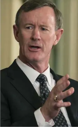  ?? FOTO: RICARDO B. BRAZZIELL, AP/NTB SCANPIX ?? Pensjonert admiral William McRaven roser den avgåtte CIA-sjefen og kritiserer presidente­n.