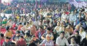  ?? HT PHOTOS: RISHIKESH CHOUDHARY,RAGUL KRISHNAN AND BHUSHAN KOYANDE ?? Protesters at Govindwadi in Kalyan on Thursday.