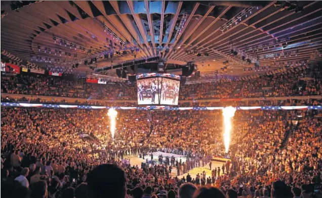  ??  ?? DESPEDIDA Y CIERRE. El Oracle Arena, en la imagen antes de un partido de la final ante Toronto Raptors, vivirá esta madrugada su última gran noche.