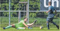  ?? FOTO: BERND MÜLLER ?? 1:1 trennten sich die SG Deißlingen/Lauffen und der SV Villingend­orf im Spitzenspi­el der Bezirkslig­a.