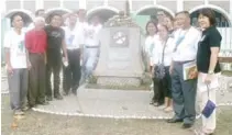  ??  ?? Advocates joined the unveiling of Romblon’s Anti- Mining Memorial to commemorat­e the biggest protest against mining