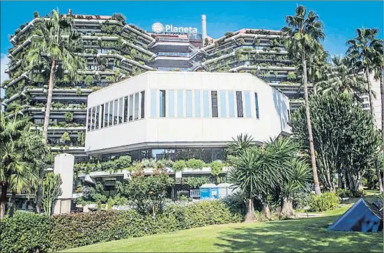  ?? LLIBERT TEIXIDÓ / ARCHIVO ?? La sede de Planeta en la Avenida Diagonal es el mayor inmueble de Blackstone en Catalunya