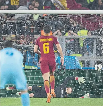  ?? FOTO: PERE PUNTÍ ?? La debacle de Roma, aún fresca Ter Stegen encajó así el segundo gol, obra de Daniele de Rossi de penalti. Luego marcó Manolas