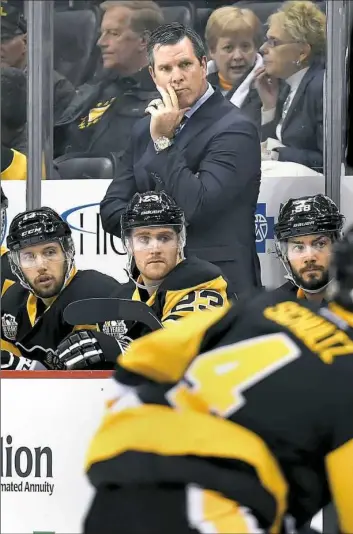  ?? Peter Diana/Post-Gazette ?? Mike Sullivan said Sunday he's enjoying the break and the chance it gives him to teach, something he doesn't often get to do during the season.